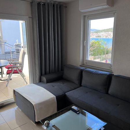 Apartment Mira - Sea View Trogir Luaran gambar